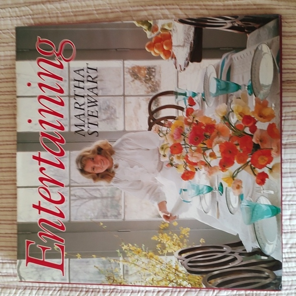 Vintage 1982 Martha Stewart "Entertaining" Hardcover Cookbook  EUC (c)